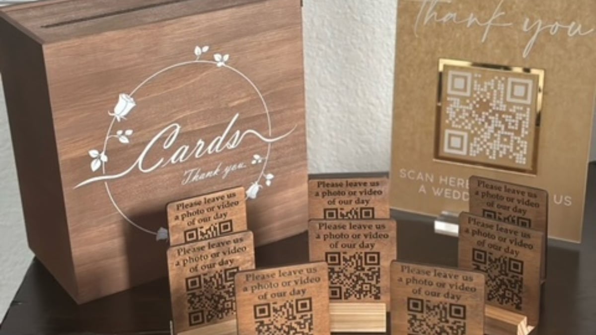 Forget-me-nots-digital-guestbooks-QR-code-print-outs-for-venue